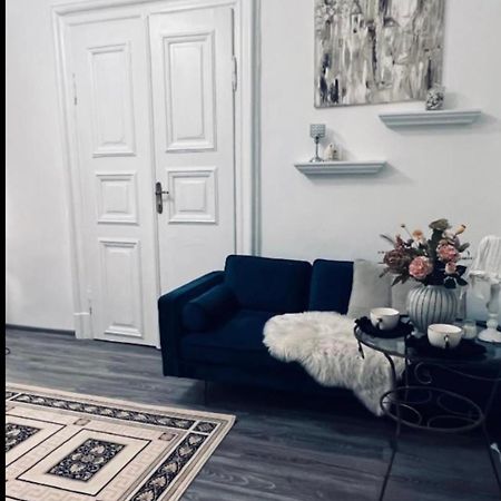 Csaky Palace 3 Bratislava Apartment Luaran gambar